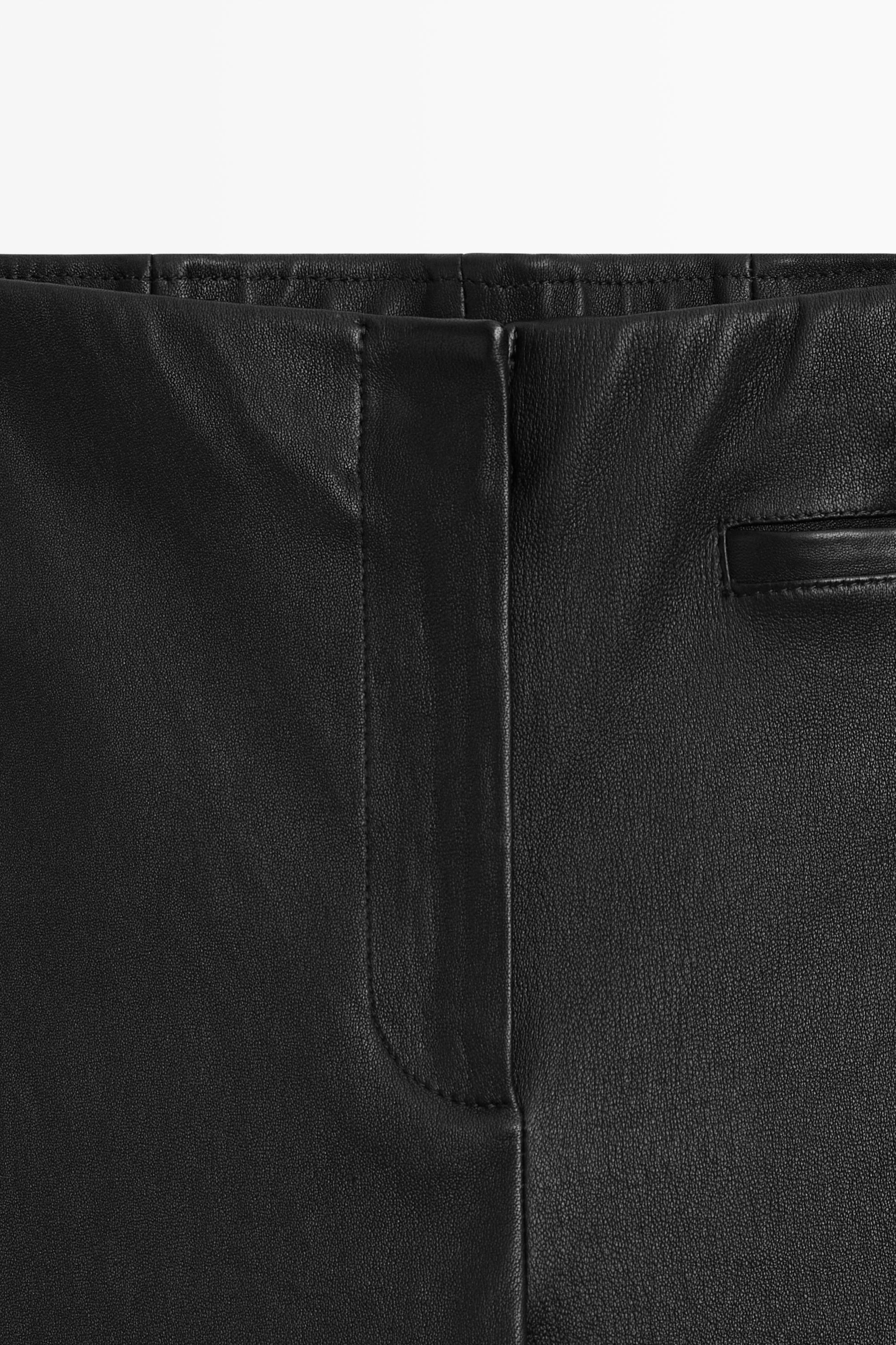 Pantalon capri en cuir